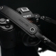GARIZ TRACOLLA IN PELLE NERA PER FOTOCAMERE MIRRORLESS E COMPATTE